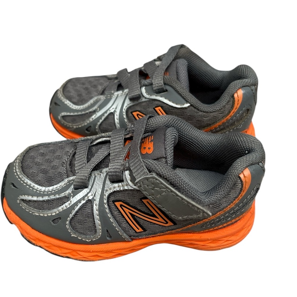 Toddler Boys New Balance Size 5 EUC